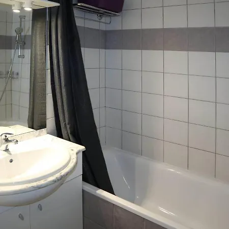 2p Pour 6 Pers Avec Piscine, Jacuzzi Et Balcon Sud-ouest - 1800 - Fr-1-322-423 *